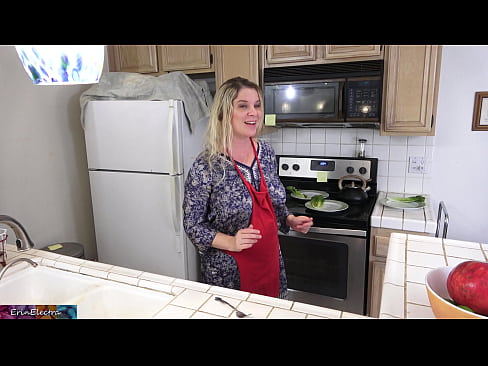 ❤️ Stepmom milking anjeunna di dapur saméméh tanggal na porno dina su.zoomporno.ru ﹏